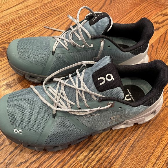 On Cloudflyer Waterproof Shoes - Picture 4 of 9